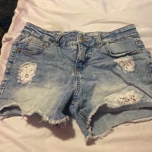 Short shorts with patches